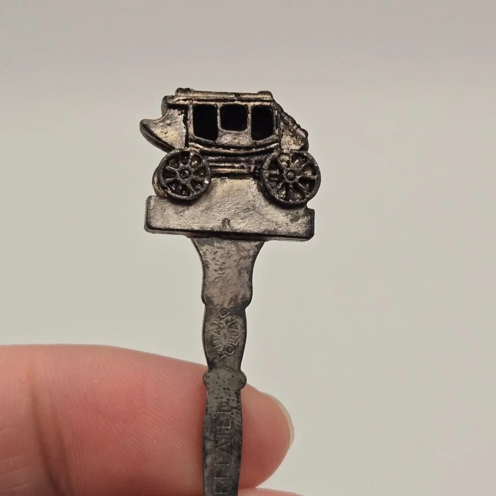 Knott's Berry Farm Vintage Silver Plated Stagecoach Souvenir Spoon Holland Case‎